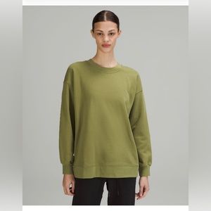 Lululemon | perfectly oversized crew - size 8